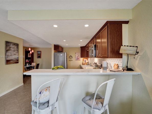 7100 NW 17th St 402, Plantation FL 33313