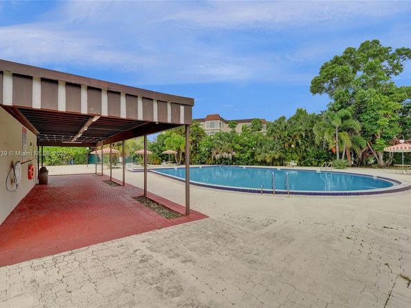 7100 NW 17th St 402, Plantation FL 33313