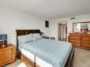 7100 NW 17th St 402, Plantation FL 33313