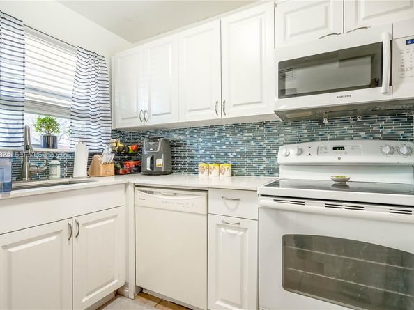 2811 N Pine Island Rd 108, Sunrise FL 33322