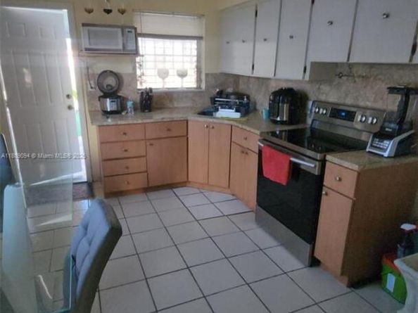 1037 NW 33rd Ave, Miami FL 33125