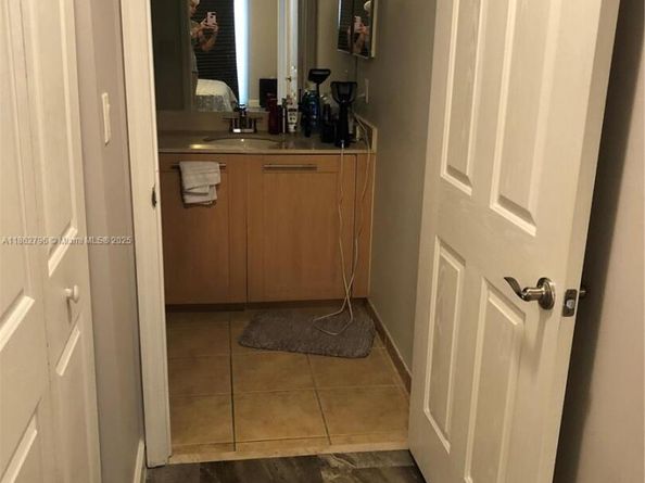 511 SE 5th Ave 707, Fort Lauderdale FL 33301