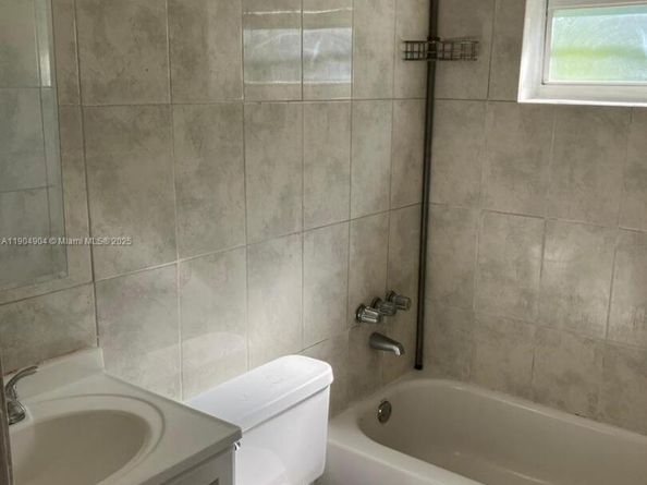 2835 NW 22nd Ave, Miami FL 33142