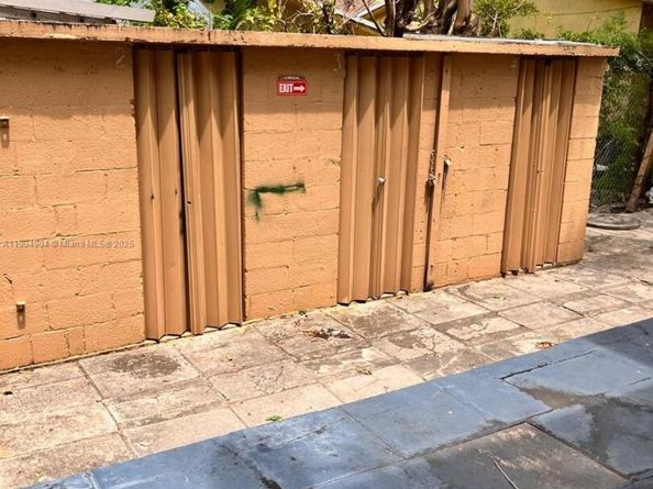 2835 NW 22nd Ave, Miami FL 33142