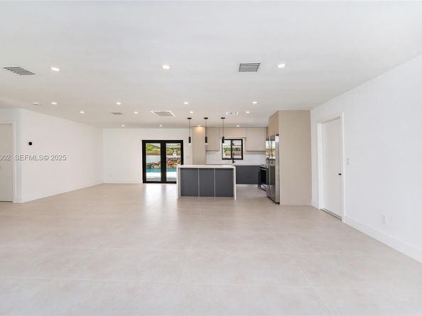 9230 SW 183rd Ter, Palmetto Bay FL 33157