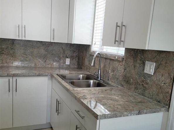 1760 NW 127th St, Miami FL 33167