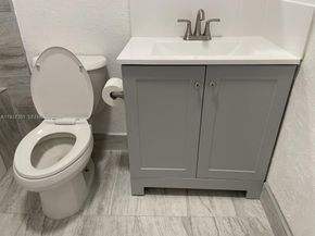 1471 NW 22nd St, Fort Lauderdale FL 33311