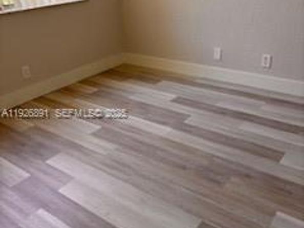 8741 Wiles Rd 208, Coral Springs FL 33067