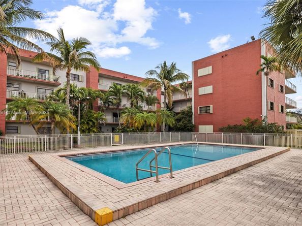 8401 NW 8 St 401, Miami FL 33126