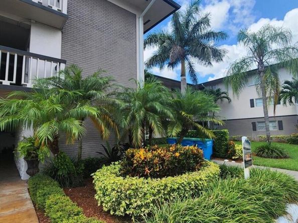 4900 WASHINGTON Street 307, Hollywood FL 33021
