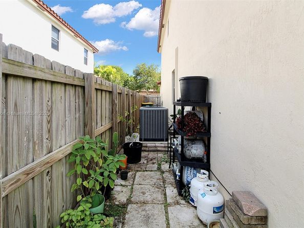 732 SE 35th Ave, Homestead FL 33033