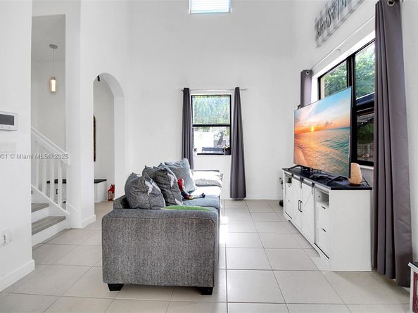 732 SE 35th Ave, Homestead FL 33033