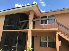 10425 NW 7th St 204, Pembroke Pines FL 33026