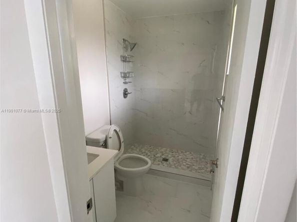 10425 NW 7th St 204, Pembroke Pines FL 33026