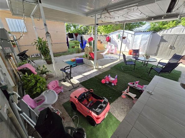1011 NW 64th St, Miami FL 33150