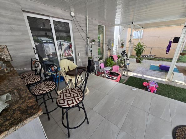 1011 NW 64th St, Miami FL 33150