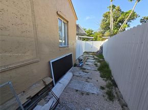 1011 NW 64th St, Miami FL 33150