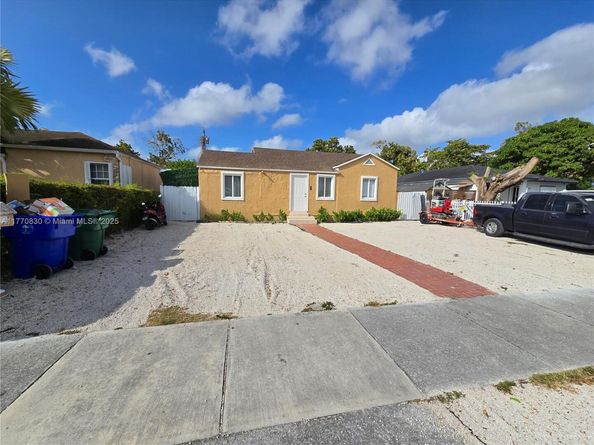 1011 NW 64th St, Miami FL 33150