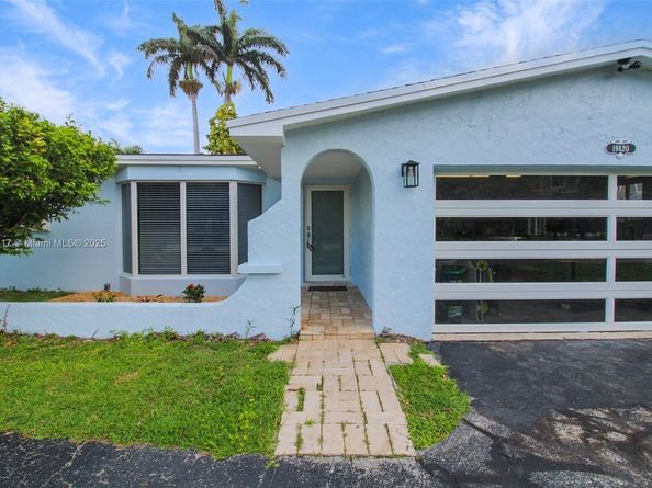 19820 SW 83rd Ave, Cutler Bay FL 33189