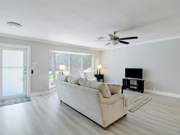 19820 SW 83rd Ave, Cutler Bay FL 33189