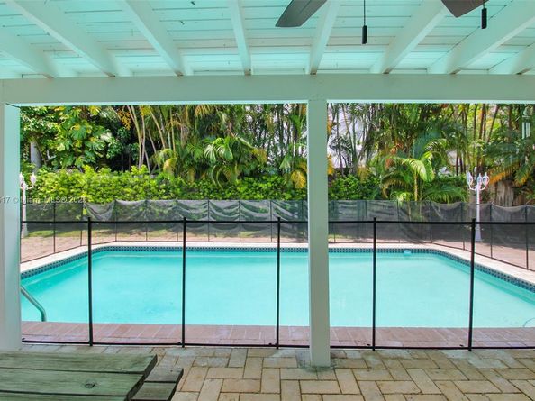 19820 SW 83rd Ave, Cutler Bay FL 33189