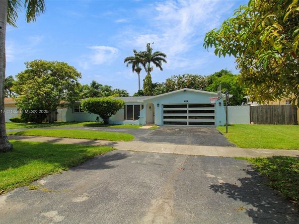 19820 SW 83rd Ave, Cutler Bay FL 33189