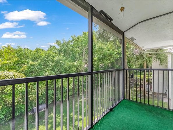 11160 W Sample Rd 11160, Coral Springs FL 33065