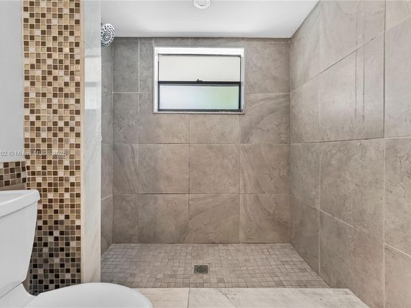 11160 W Sample Rd 11160, Coral Springs FL 33065