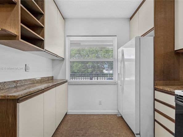 11160 W Sample Rd 11160, Coral Springs FL 33065