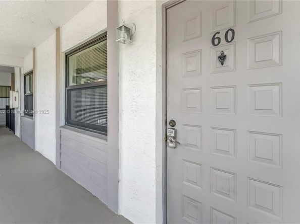 11160 W Sample Rd 11160, Coral Springs FL 33065