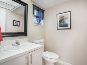 2751 N Pine Island Rd 105, Sunrise FL 33322