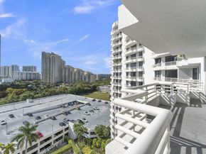 3300 NE 192nd St 1414, Aventura FL 33180