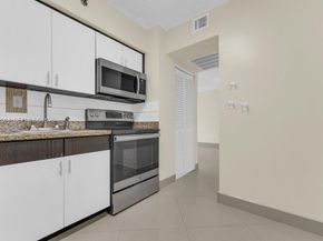 3300 NE 192nd St 1414, Aventura FL 33180