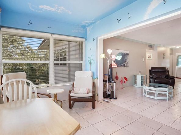 4705 NW 35th St 616, Lauderdale Lakes FL 33319