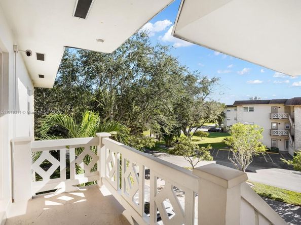 4705 NW 35th St 616, Lauderdale Lakes FL 33319