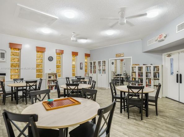 4705 NW 35th St 616, Lauderdale Lakes FL 33319