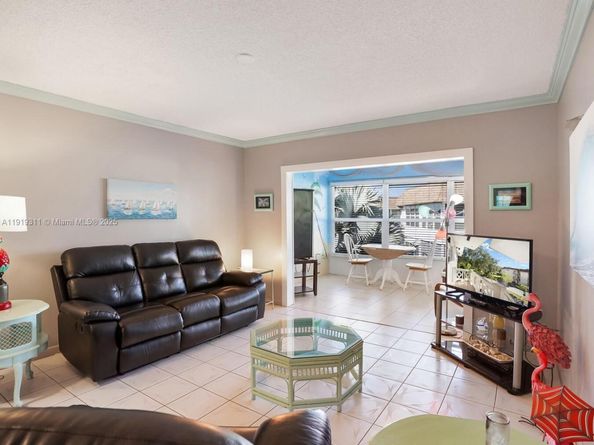 4705 NW 35th St 616, Lauderdale Lakes FL 33319