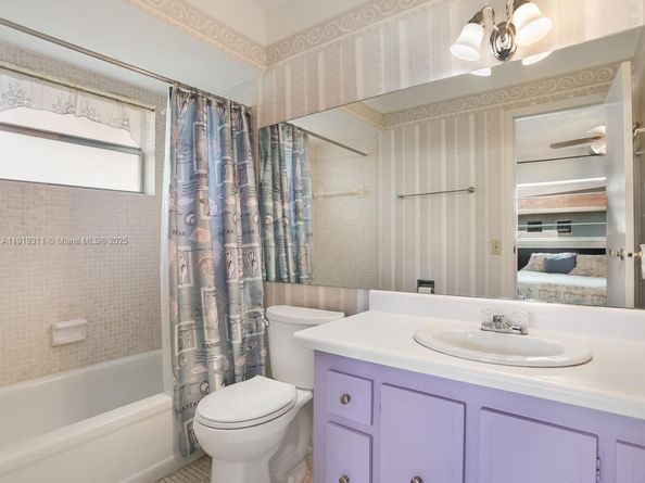 4705 NW 35th St 616, Lauderdale Lakes FL 33319