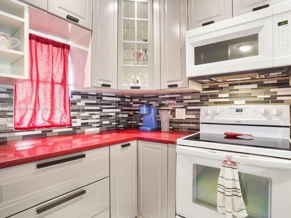 4705 NW 35th St 616, Lauderdale Lakes FL 33319