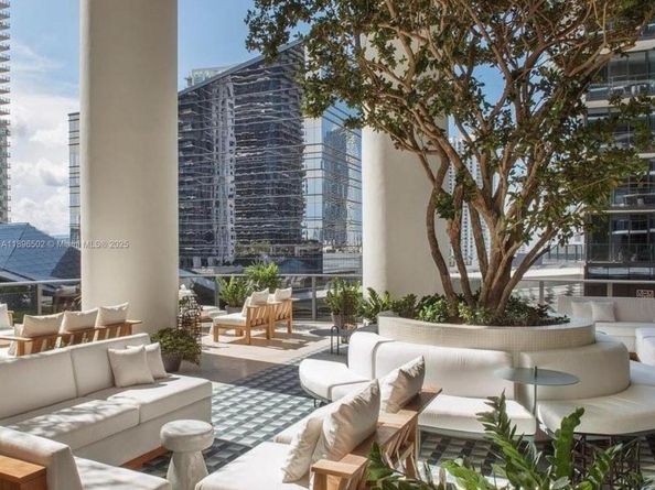 801 S Miami Ave 208, Miami FL 33130