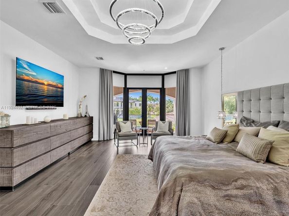 1021 NW 115th Ave, Plantation FL 33323