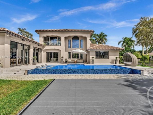 1021 NW 115th Ave, Plantation FL 33323