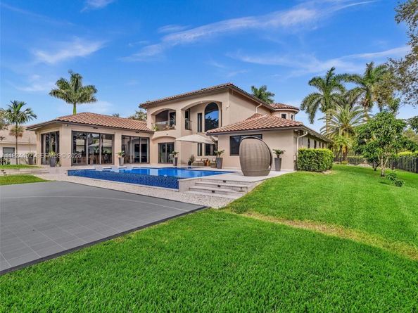 1021 NW 115th Ave, Plantation FL 33323