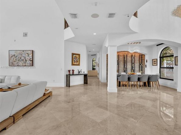 1021 NW 115th Ave, Plantation FL 33323