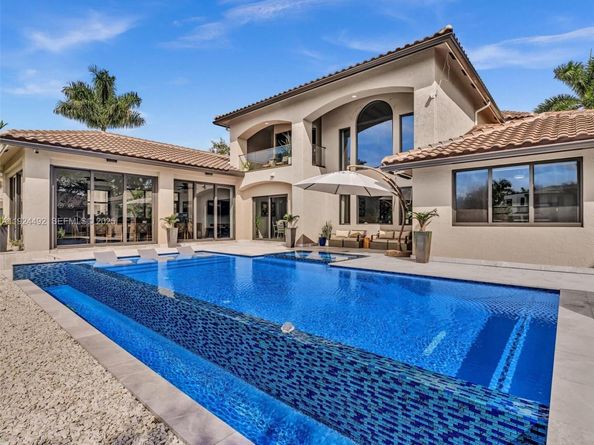 1021 NW 115th Ave, Plantation FL 33323