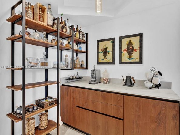 1021 NW 115th Ave, Plantation FL 33323