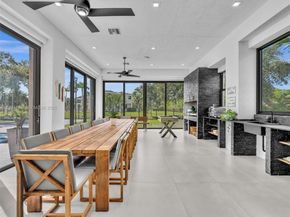 1021 NW 115th Ave, Plantation FL 33323