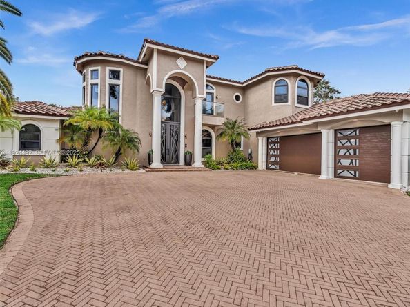 1021 NW 115th Ave, Plantation FL 33323