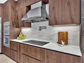 1021 NW 115th Ave, Plantation FL 33323