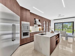 1021 NW 115th Ave, Plantation FL 33323